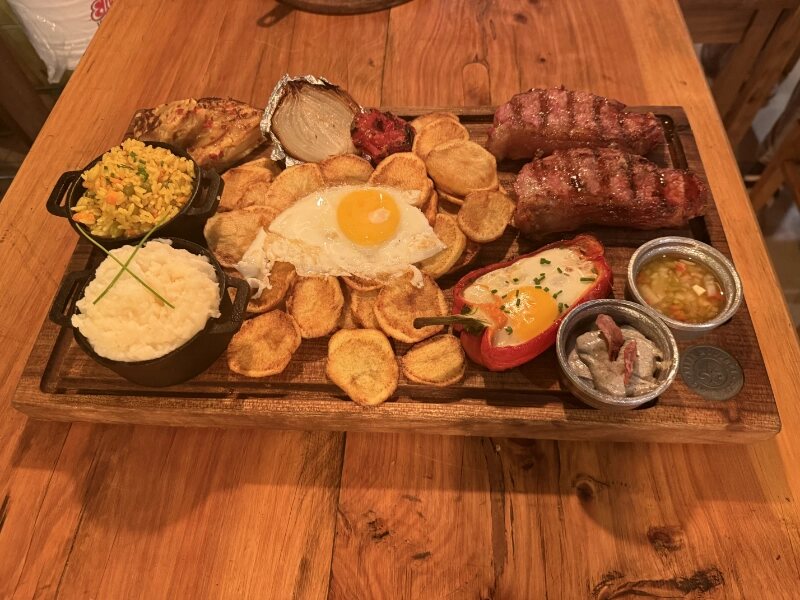 Parrillada con guarniciones